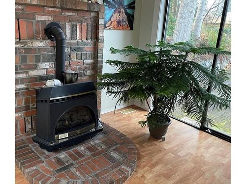 4662 Kilmarnock Dr, Courtenay, BC - Indoor Photo Showing Other Room With Fireplace
