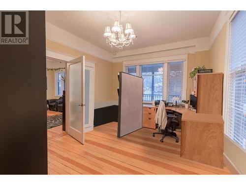 862 Bernard Avenue, Kelowna, BC - Indoor Photo Showing Office