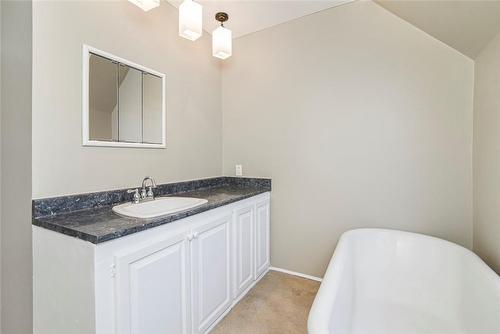 222 Lock Street W, Dunnville, ON - Indoor Photo Showing Bathroom