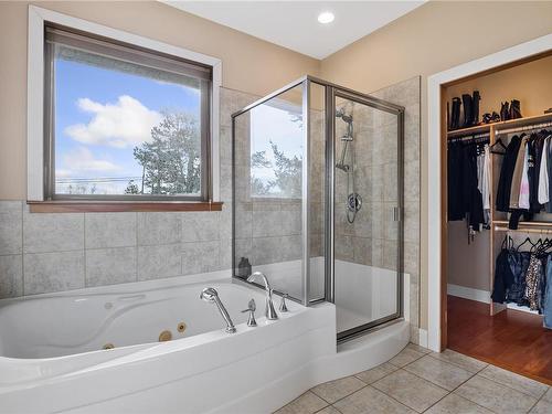 706 Alvord Cres, Comox, BC - Indoor Photo Showing Bathroom
