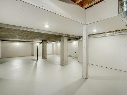 Rangement - 1090 Rue Jean-Vallerand, Boucherville, QC - Indoor Photo Showing Other Room