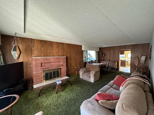 309 Second Street, Nelson, BC - Indoor Photo Showing Living Room With Fireplace