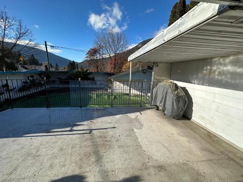 309 Second Street, Nelson, BC - Outdoor