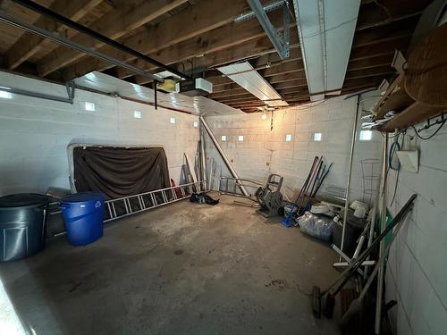 309 Second Street, Nelson, BC - Indoor Photo Showing Garage