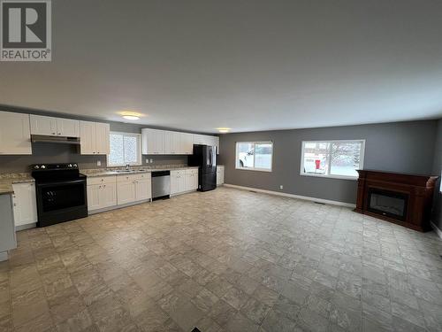 5239 44 Street, Fort Nelson, BC - Indoor Photo Showing Kitchen