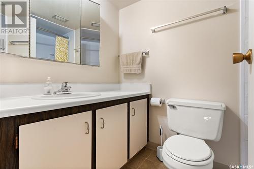 508 3520 Hillsdale Street, Regina, SK - Indoor Photo Showing Bathroom
