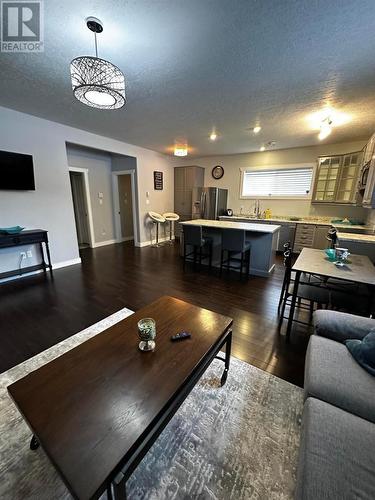 5213 41 Street, Chetwynd, BC - Indoor Photo Showing Living Room
