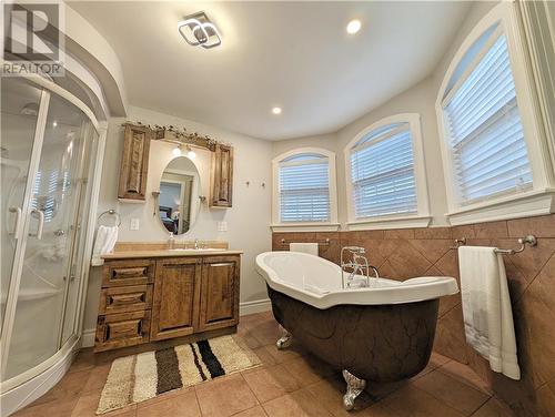 2010 Wellington Avenue, Bathurst, NB - Indoor Photo Showing Bathroom