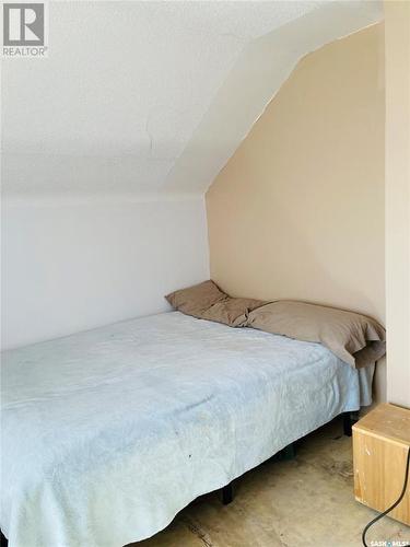365 Railway Avenue, Pennant, SK - Indoor Photo Showing Bedroom