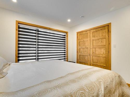 Master bedroom - Ch. Du Golf, Sainte-Lucie-Des-Laurentides, QC - Indoor Photo Showing Bedroom