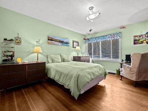 527 Shuswap Ave, Chase, BC - Indoor Photo Showing Bedroom