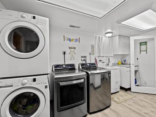 527 Shuswap Ave, Chase, BC - Indoor Photo Showing Laundry Room