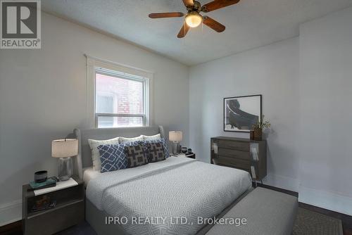 #A -25 Horton St, St. Thomas, ON - Indoor Photo Showing Bedroom