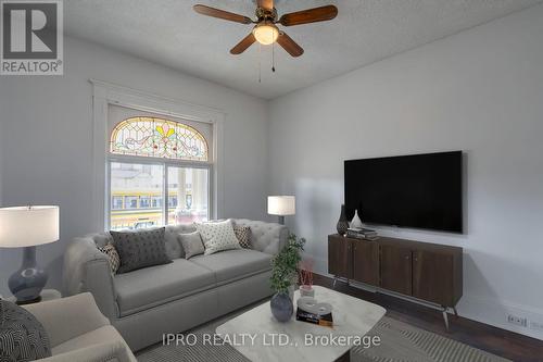 A - 25 Horton Street, St. Thomas, ON - Indoor Photo Showing Living Room