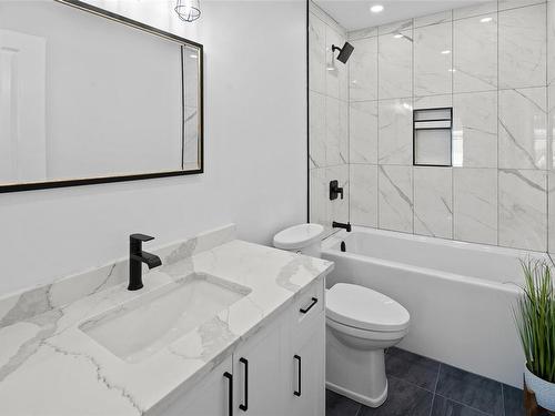 A-2034 Stone Hearth Lane, Sooke, BC - Indoor Photo Showing Bathroom