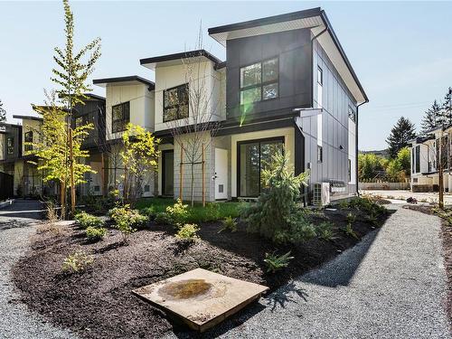 2819 Caster Pl, Langford, BC - Outdoor