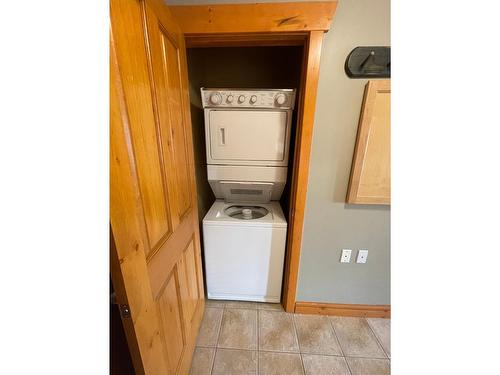 2105 - 5350 Highline Drive, Fernie, BC - Indoor Photo Showing Laundry Room