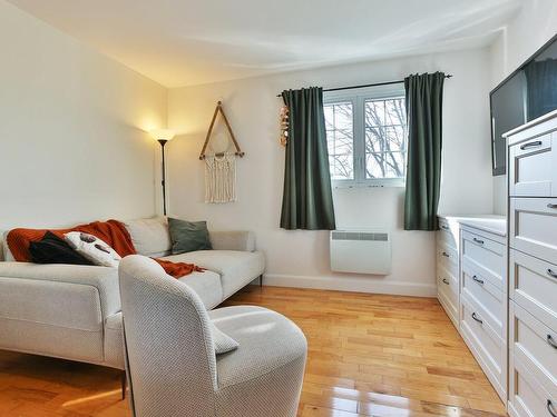 Master bedroom - 88 Rue Gérard-Brunet, Saint-Jean-Sur-Richelieu, QC - Indoor Photo Showing Living Room
