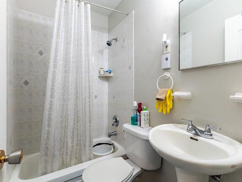 Salle de bains - 329  - 331 Rue Laviolette, Gatineau (Gatineau), QC - Indoor Photo Showing Bathroom