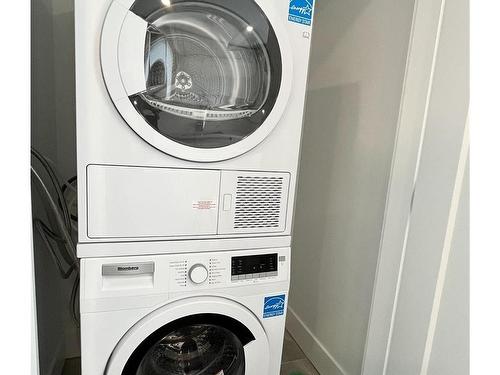 607-777 Herald St, Victoria, BC - Indoor Photo Showing Laundry Room
