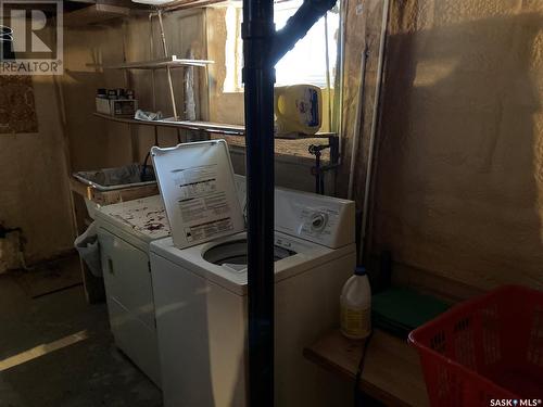 1429 Mctavish Street, Regina, SK - Indoor Photo Showing Laundry Room