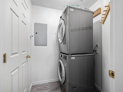 301-1201 Henry Rd, Courtenay, BC - Indoor Photo Showing Laundry Room
