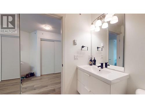 1479 Glenmore Road Unit# 304, Kelowna, BC - Indoor Photo Showing Bathroom