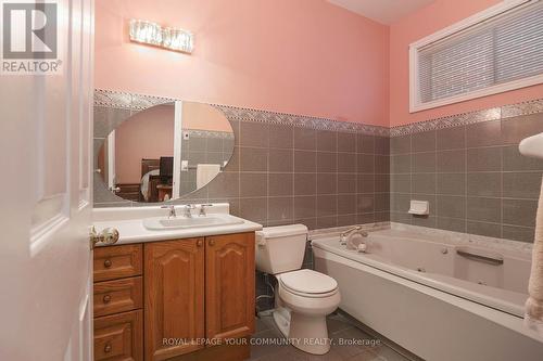 421 Sunset Beach Road, Richmond Hill, ON - Indoor Photo Showing Bathroom