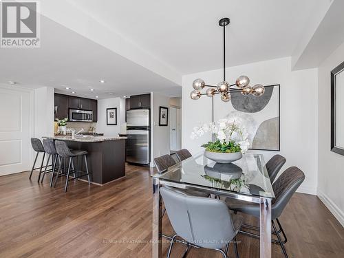 #209 -900 Mount Pleasant Rd, Toronto, ON - Indoor Photo Showing Dining Room