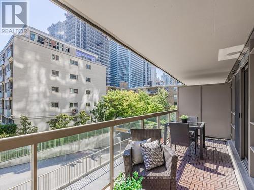 #209 -900 Mount Pleasant Rd, Toronto, ON - Outdoor With Balcony With Exterior