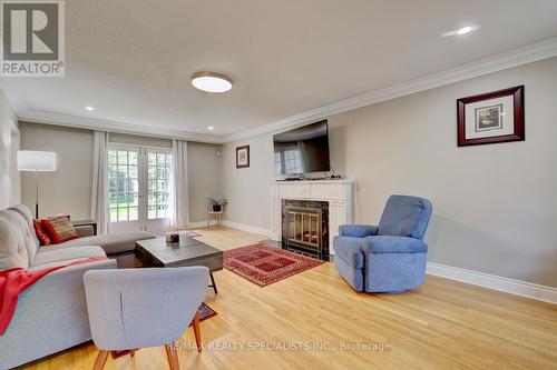 1275 Donlea Cres, Oakville, ON - Indoor Photo Showing Living Room With Fireplace
