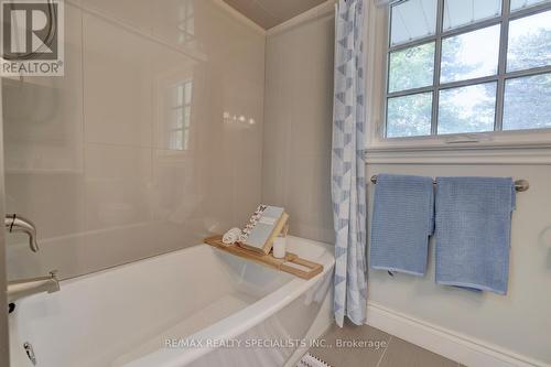 1275 Donlea Cres, Oakville, ON - Indoor Photo Showing Bathroom