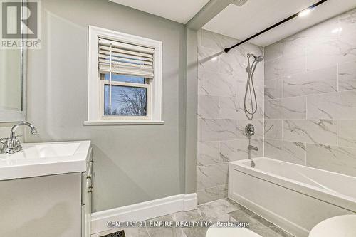 55 Stafford Street, Woodstock, ON - Indoor Photo Showing Bathroom