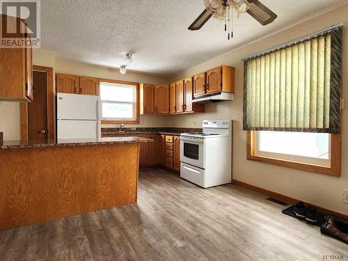 217 Cloutierville Rd, Smooth Rock Falls, ON - Indoor Photo Showing Kitchen