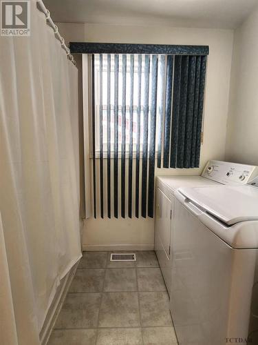 217 Cloutierville Rd, Smooth Rock Falls, ON - Indoor Photo Showing Laundry Room