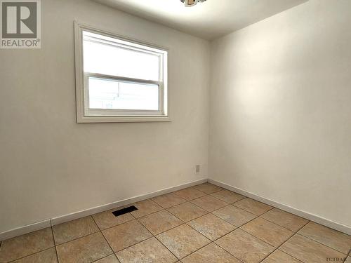 217 Cloutierville Rd, Smooth Rock Falls, ON - Indoor Photo Showing Other Room