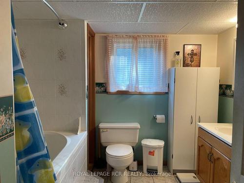 794046 Grey Rd 124, Grey Highlands, ON - Indoor Photo Showing Bathroom