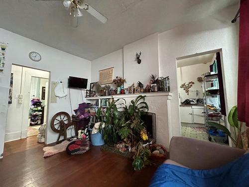 410 Gore Street, Nelson, BC - Indoor Photo Showing Other Room