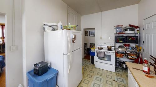 410 Gore Street, Nelson, BC - Indoor Photo Showing Kitchen