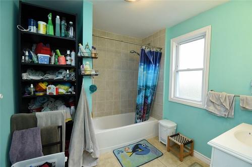 82 Alpine Avenue, Hamilton, ON - Indoor Photo Showing Bathroom