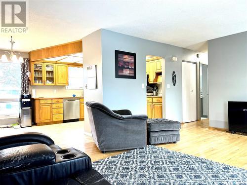 36 Centennial Crescent, Melville, SK - Indoor Photo Showing Living Room