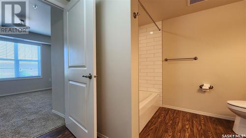 301 680 7Th Avenue E, Melville, SK - Indoor Photo Showing Bathroom