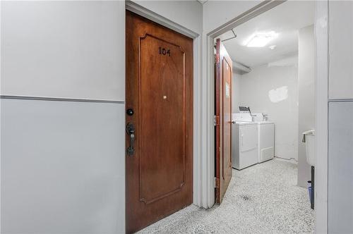 52 Hiawatha Street, St. Thomas, ON - Indoor Photo Showing Laundry Room