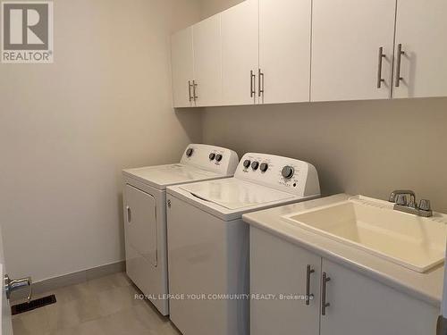 1471 Tomkins Rd, Innisfil, ON - Indoor Photo Showing Laundry Room