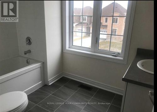 1471 Tomkins Rd, Innisfil, ON - Indoor Photo Showing Bathroom