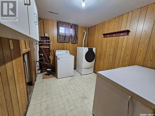121 Allen Drive, Swift Current, SK - Indoor Photo Showing Laundry Room