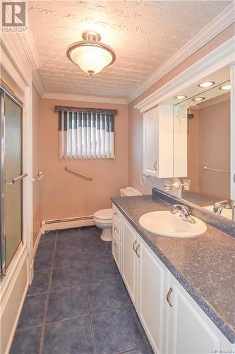 560 Saulnier Ouest Street, Tracadie, NB - Indoor Photo Showing Bathroom