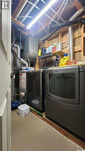 565 Alberta Street, Melville, SK - Indoor Photo Showing Laundry Room