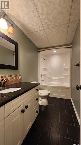 9 Park Boulevard, Melville, SK - Indoor Photo Showing Bathroom