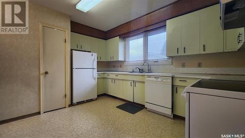 16 Jubilee Crescent, Melville, SK - Indoor Photo Showing Kitchen